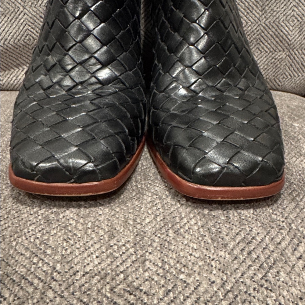 ALOHAS women’s Black Woven Ankle Boots size 39 US 8-8.5 pre owned - Picture 6 of 14